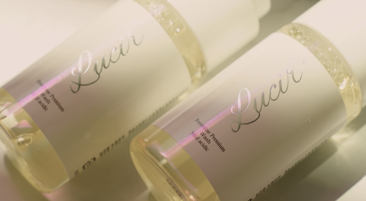 Feminine Premium Wash（ﾌｪﾐﾆﾝﾌﾟﾚﾐｱﾑｳｫｯｼｭ）
